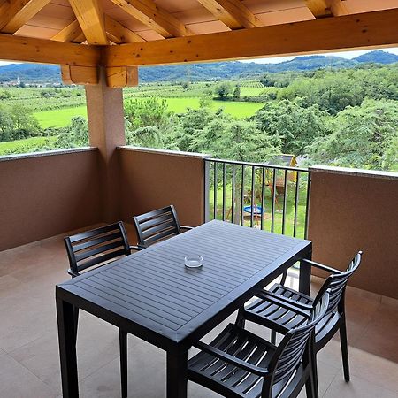 Posestvo Rouna - Winery And Apartments Vipava Buitenkant foto
